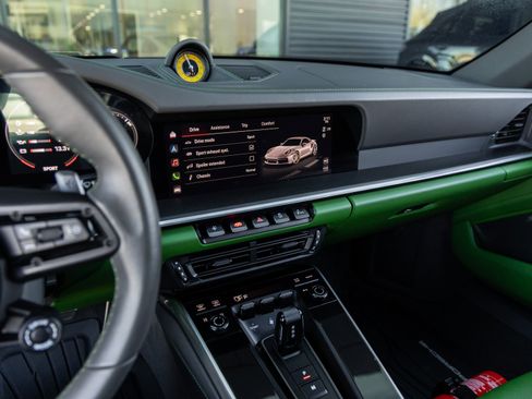 Certified 2022 Porsche 911 Turbo S w/ 911 Turbo Sportdesign Package image 37