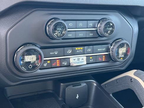 New 2026 Ford Bronco Badlands AWD/4WD image 21