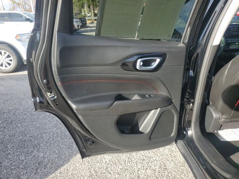 Used 2022 Jeep Compass Trailhawk w/ Trailhawk Elite Group image 11