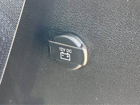 Used 2024 Chrysler Pacifica Touring image 43