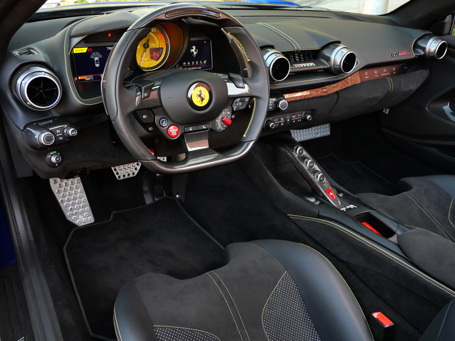 Used 2023 Ferrari 812 GTS RWD image 18