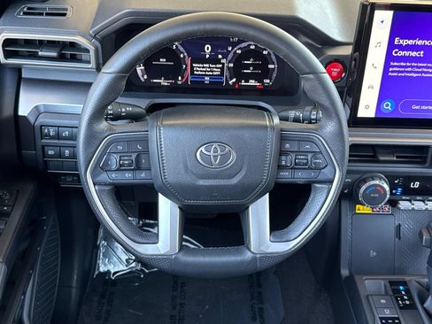 Used 2025 Toyota 4Runner TRD Off-Road Premium AWD/4WD image 14