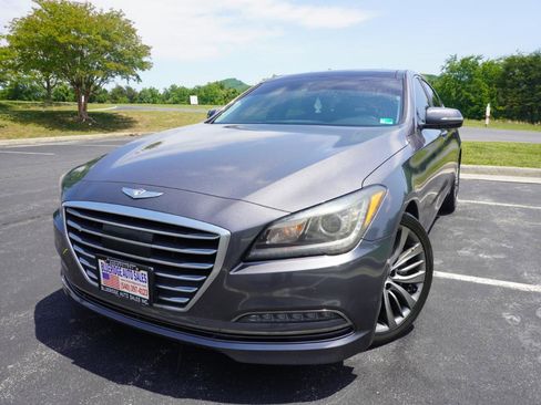 Used 2015 Hyundai Genesis 5.0 RWD image 4