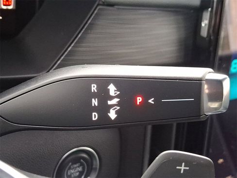 Used 2025 GMC Acadia AT4 image 16