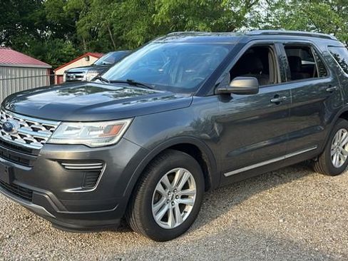 Used 2019 Ford Explorer XLT w/ Class III Trailer Tow Package AWD/4WD image 2