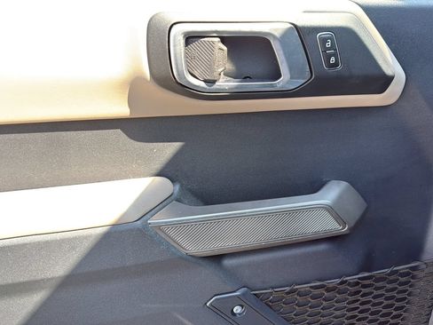 Used 2023 Ford Bronco Wildtrak AWD/4WD image 11