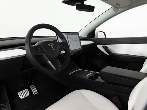 Used 2022 Tesla Model Y Performance AWD/4WD image 13
