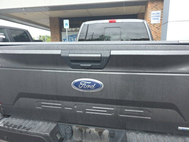 Used 2018 Ford F150 XLT w/ Equipment Group 302A Luxury AWD/4WD image 11