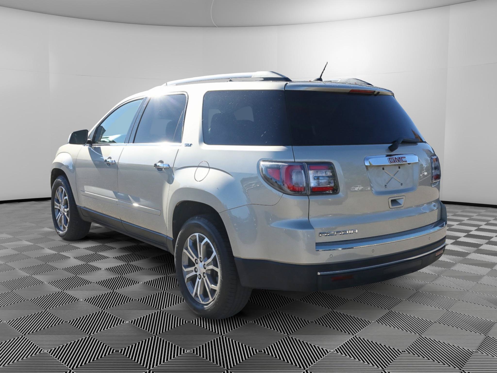 Used 2014 GMC Acadia SLT FWD image 4