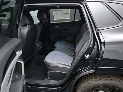 New 2026 Volkswagen Tiguan SE R-Line image 11