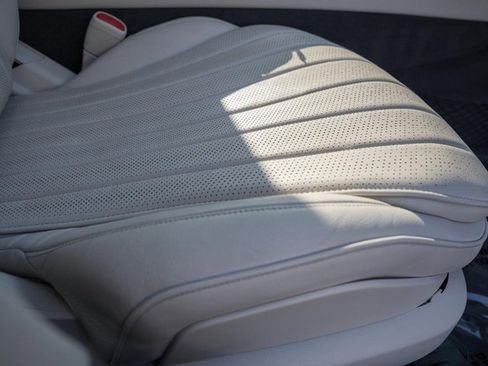 Certified 2022 Mercedes-Benz S 500 4MATIC image 34