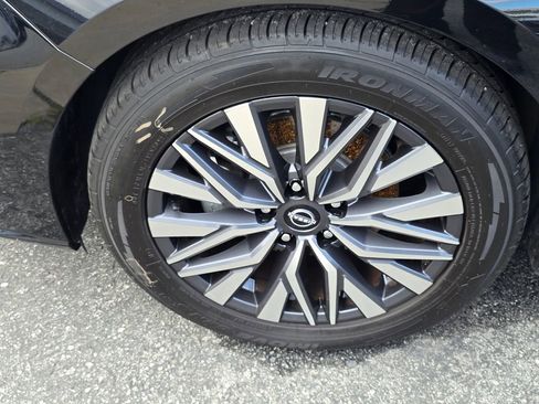 Used 2023 Nissan Altima 2.5 SV image 6