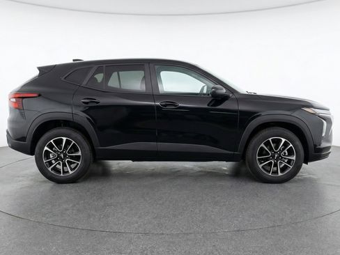 Used 2025 Chevrolet TrailBlazer LT FWD image 11