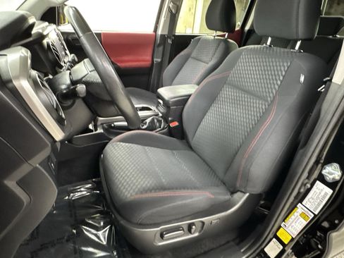 Used 2021 Toyota Tacoma SR5 RWD image 14