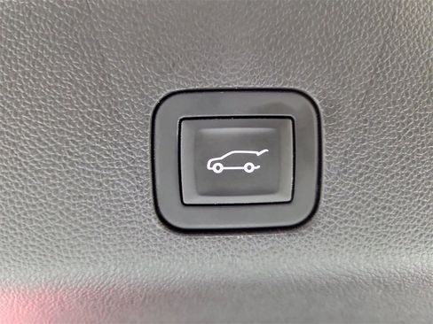 Used 2024 Cadillac Escalade V w/ Heavy-Duty Trailer Package image 9