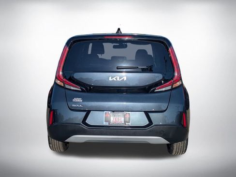 Used 2024 Kia Soul LX w/ Option Group 015 FWD image 4