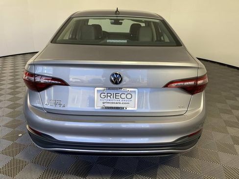 Used 2022 Volkswagen Jetta SE w/ Panoramic Sunroof Package image 7