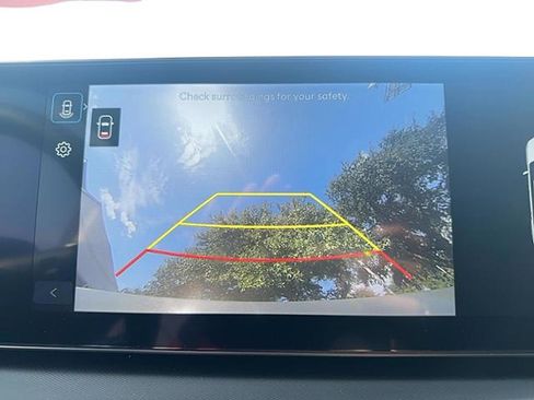 Used 2025 Hyundai Santa Fe SEL image 25