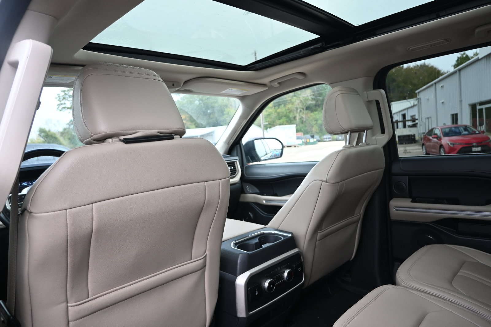 Used 2024 Ford Expedition Max Limited RWD image 22