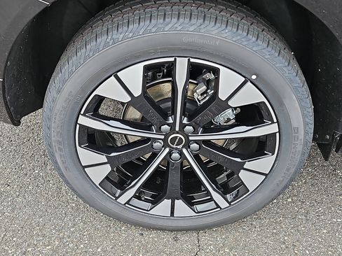 New 2026 Volvo XC60 B5 Plus w/ Protection Package Premier image 7