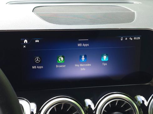 Used 2025 Mercedes-Benz EQB 300 4MATIC image 56