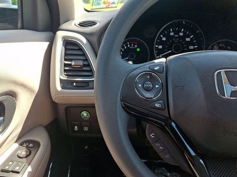 Used 2018 Honda HR-V EX image 21