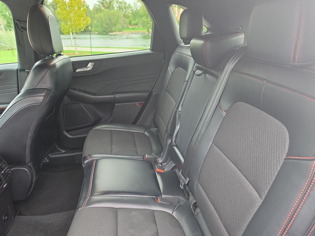 Used 2024 Ford Escape ST-Line AWD/4WD image 25