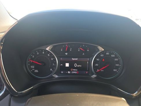 Used 2022 Chevrolet Equinox RS w/ RS Leather Package image 16