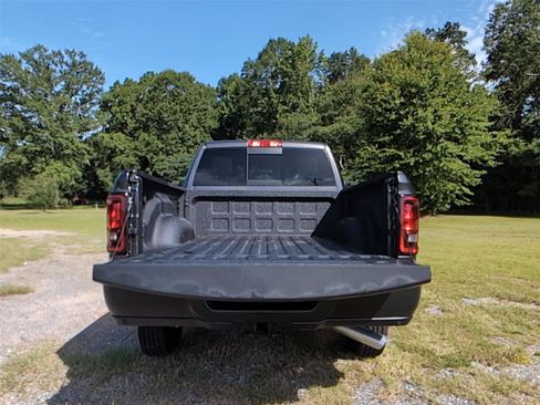 New 2026 RAM 2500 Tradesman AWD/4WD image 5