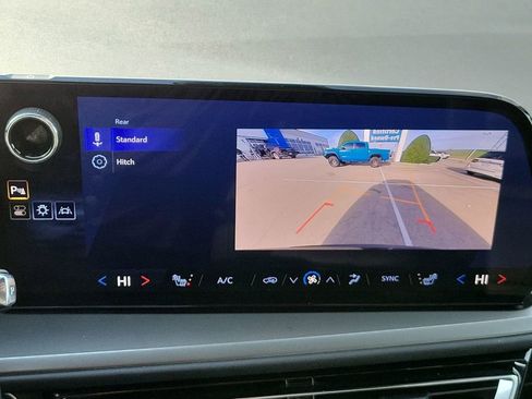 Certified 2025 Chevrolet Traverse LT image 15