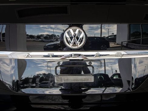Used 2019 Volkswagen Atlas SE w/ Towing Package AWD/4WD image 14