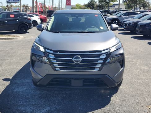 Certified 2024 Nissan Rogue SV image 2