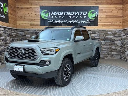 Used 2023 Toyota Tacoma TRD Sport AWD/4WD image 4