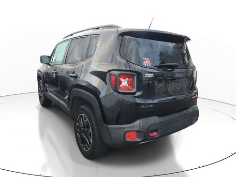 Used 2017 Jeep Renegade Trailhawk w/ Premium Trailhawk Package image 6
