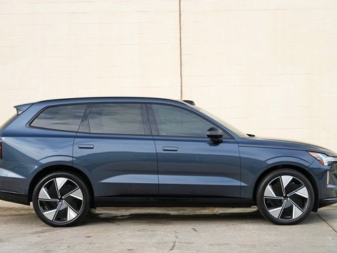 Used 2025 Volvo EX90 Ultra AWD/4WD image 54