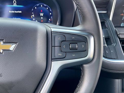 Used 2024 Chevrolet Suburban LT image 18