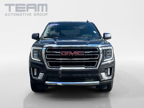 Used 2024 GMC Yukon SLT w/ SLT Premium Package image 2