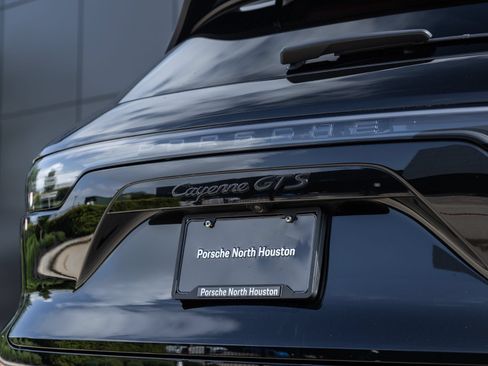 Certified 2023 Porsche Cayenne GTS AWD/4WD image 15