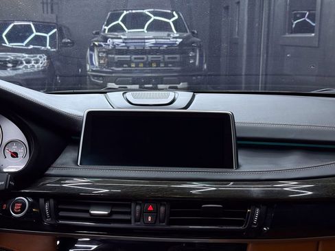 Used 2015 BMW X5 M image 22