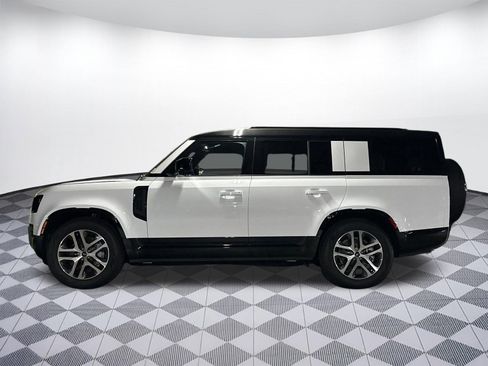 Used 2025 Land Rover Defender 130 X-Dynamic SE AWD/4WD image 2
