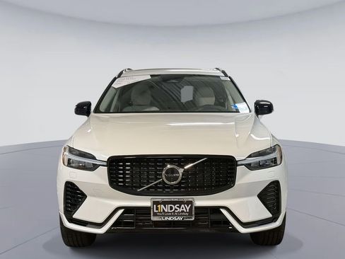 Used 2025 Volvo XC60 T8 Plus w/ Climate Package AWD/4WD image 8