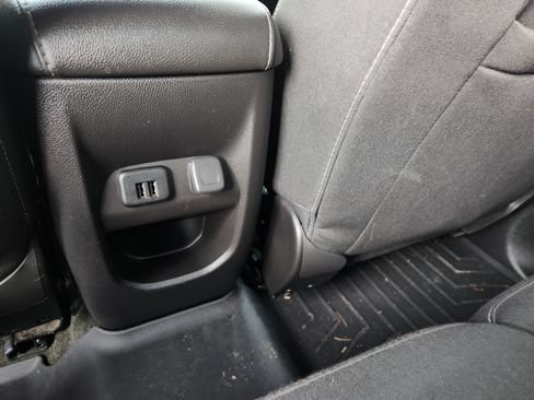 Used 2015 GMC Canyon SLE w/ SLE Convenience Package AWD/4WD image 7