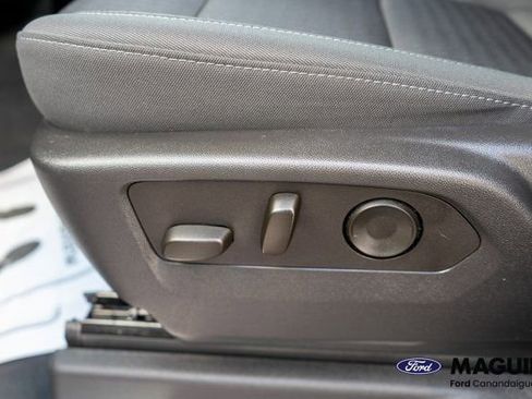 Used 2023 Chevrolet Silverado 1500 LT AWD/4WD image 18