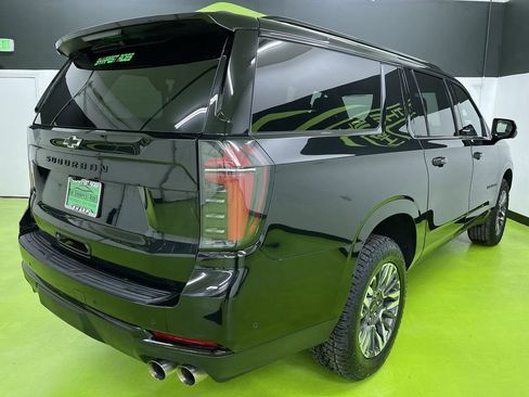 Used 2025 Chevrolet Suburban Z71 image 10