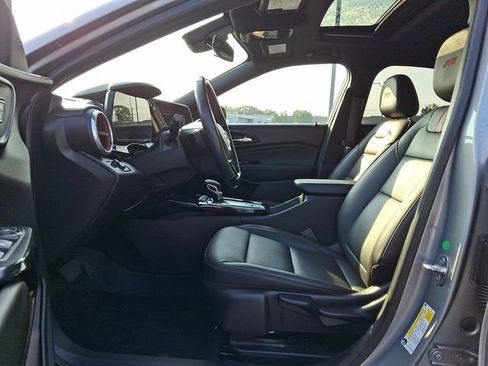 Used 2024 Chevrolet Trax RS w/ Sunroof Package FWD image 15