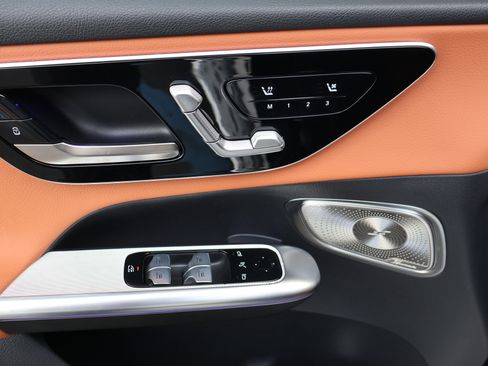 Certified 2025 Mercedes-Benz GLC 300 image 14