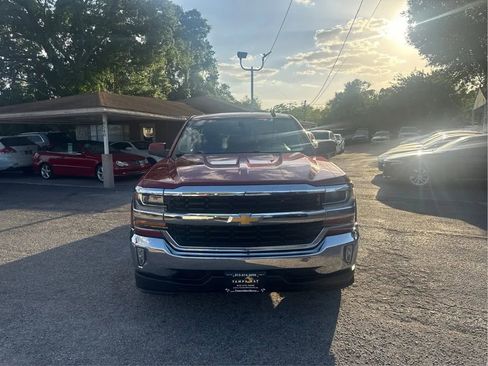 Used 2018 Chevrolet Silverado 1500 LT w/ Texas Edition image 2