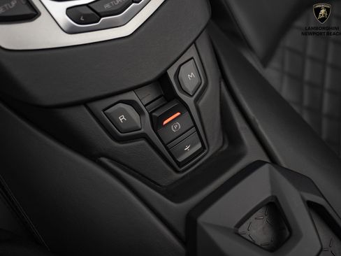 Used 2019 Lamborghini Aventador S image 36