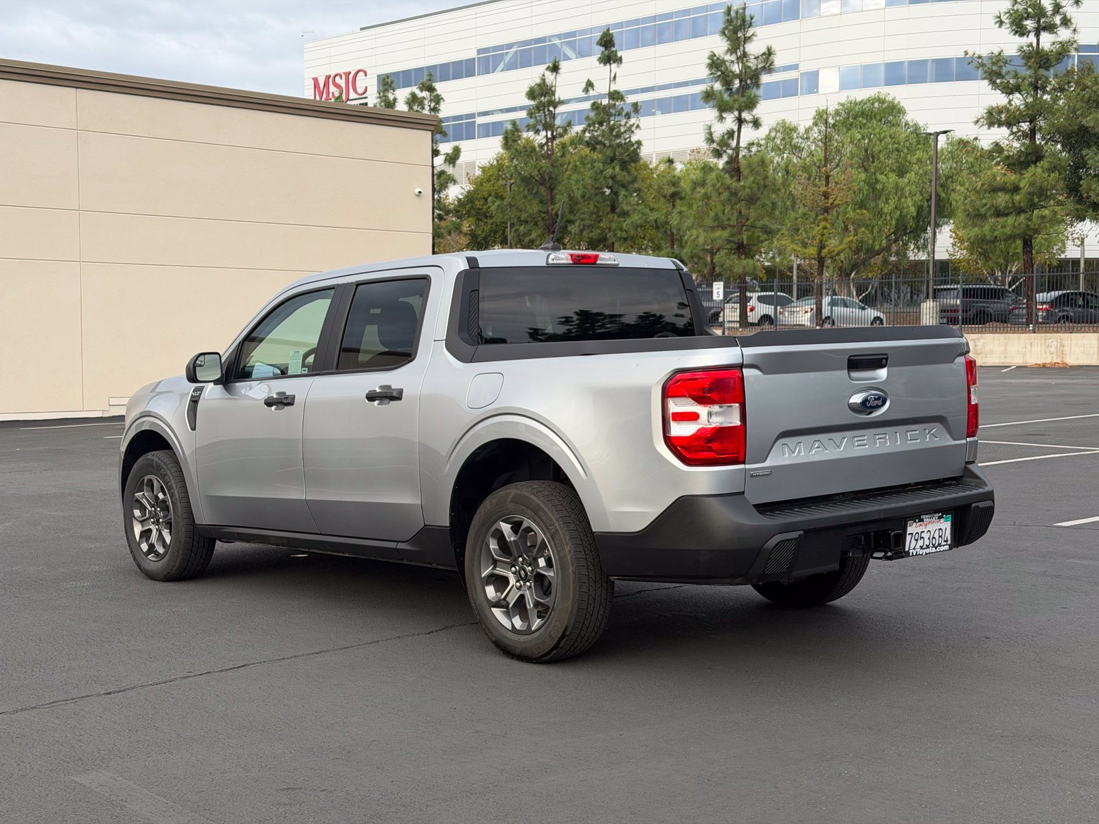 Used 2024 Ford Maverick XLT FWD image 3