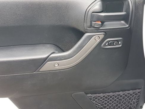 Used 2018 Jeep Wrangler Unlimited Sport S AWD/4WD image 13